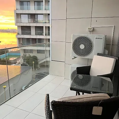 Blue Wave Apartment